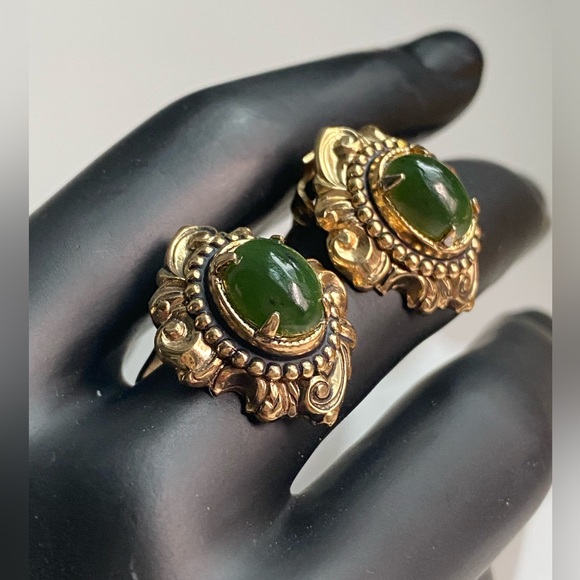 Vintage Ornate Gold Plated Green Jade/Nephrite Cabochon Earrings Rococo/Victoria